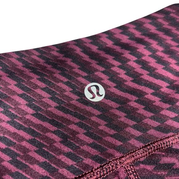 LULULEMON Wunder Under Crop in Shifted Horizon Red Grape Black Size 4 - Picture 7 of 8